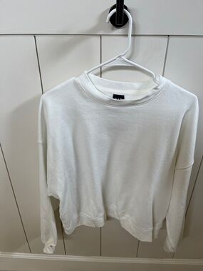 GAP White Women's Crewneck Sweatshirt